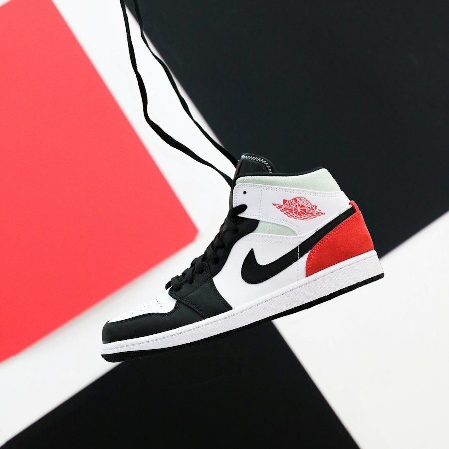Air Jordan 1 Retro High OG — Chicago Red